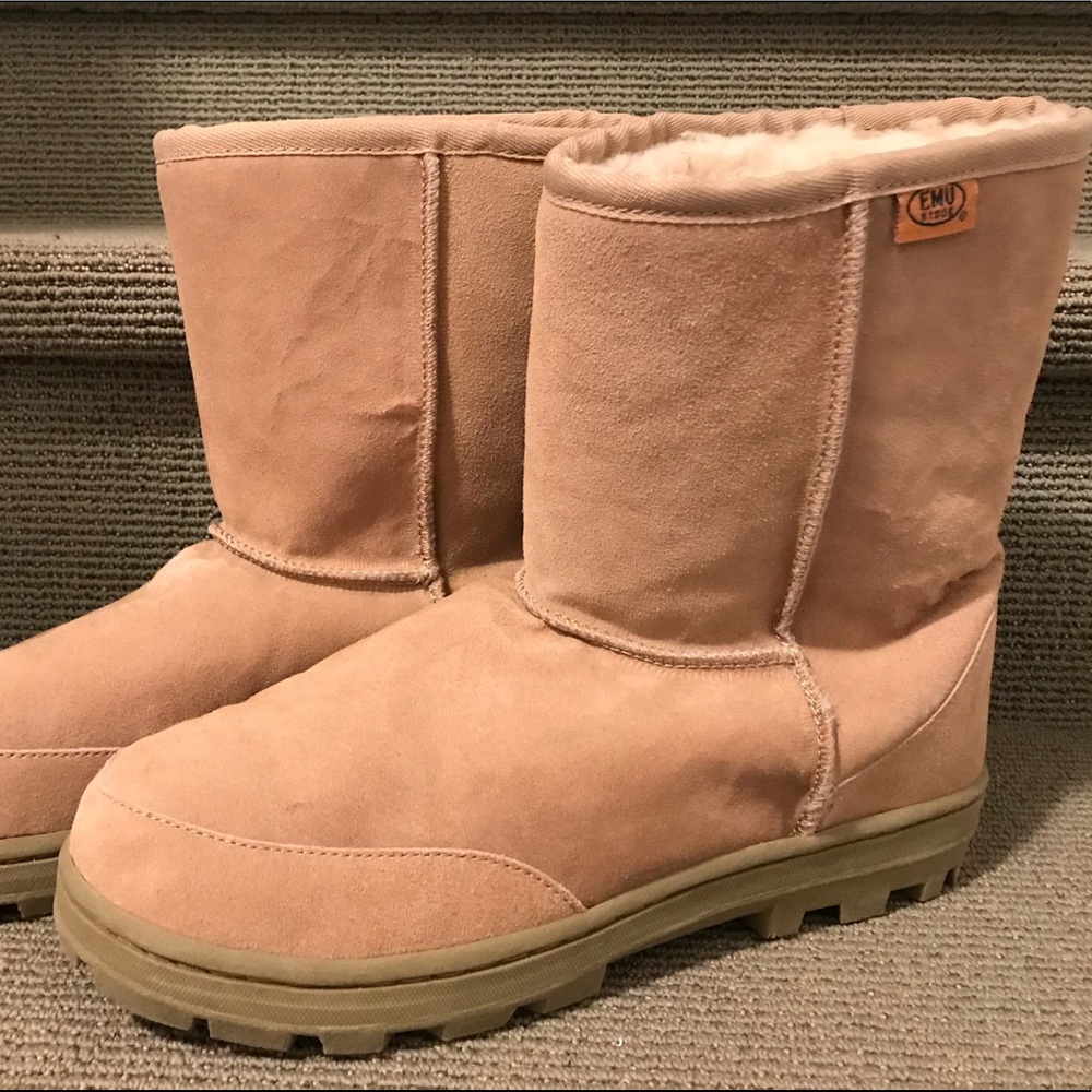 New EMU men’s leather boots, super warm wool lining.